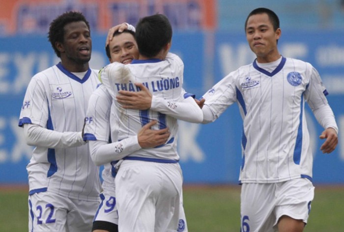 Trong trận đấu này, tiền đạo Lê Công Vinh tiếp tục tỏa sáng với 1 bàn thắng. Tiền vệ Thành Lương cũng đã lập công với một siêu phẩm.